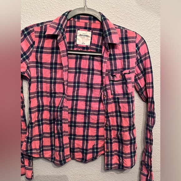 Button up flannel - Picture 1 of 2